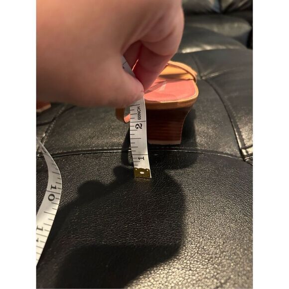 Worthington Women’s Leaf Detail Strappy Leather Upper stylish Sandals. Tan/Brown - Picture 3 of 8